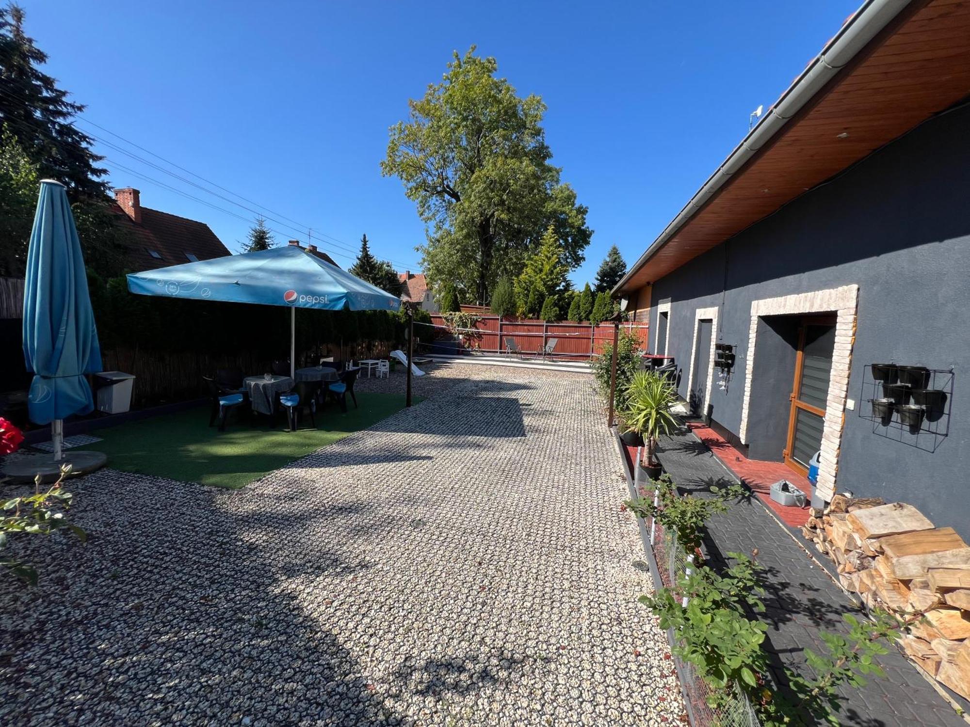 Aparthotel Przytulny Zakatek Zerniki Wroclawskie Exterior foto